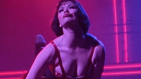 Catherine Zeta-Jones in Chicago (2002) Sexy Chair Cleavage 736349