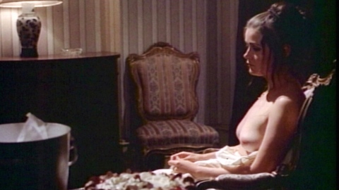 Margot Kidder Naked in Quackser Fortune Has a Cousin in the Bronx. Breasts, brunette, dress pulled down. 1008823