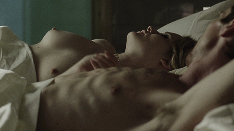 Jennifer Jason Leigh in The Machinist (2004) Breasts Blonde Breasts 671939