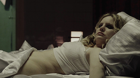 Jennifer Jason Leigh in The Machinist (2004) Sexy Blonde Curly Hair 671941