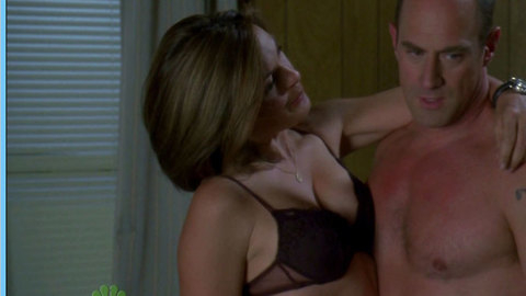 Mariska Hargitay in Law & Order: Special Victims Unit (1999-2023) Underwear Black Bra Brunette 655626
