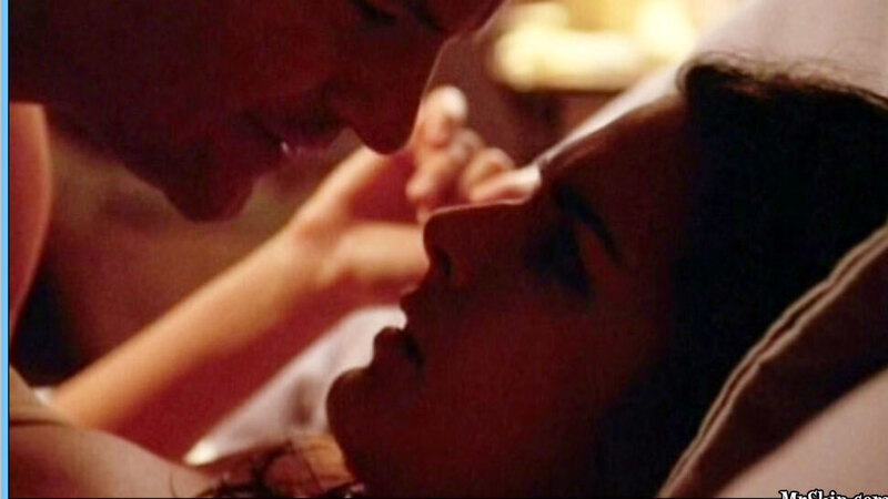 Hottest Angie Harmon Scene in Video Voyeur: The Susan Wilson Story. Sexy, brunette, couple in bed. 607670