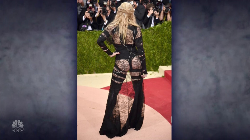 Sexiest Madonna Scene in Saturday Night Live. SFW, blonde. 789211