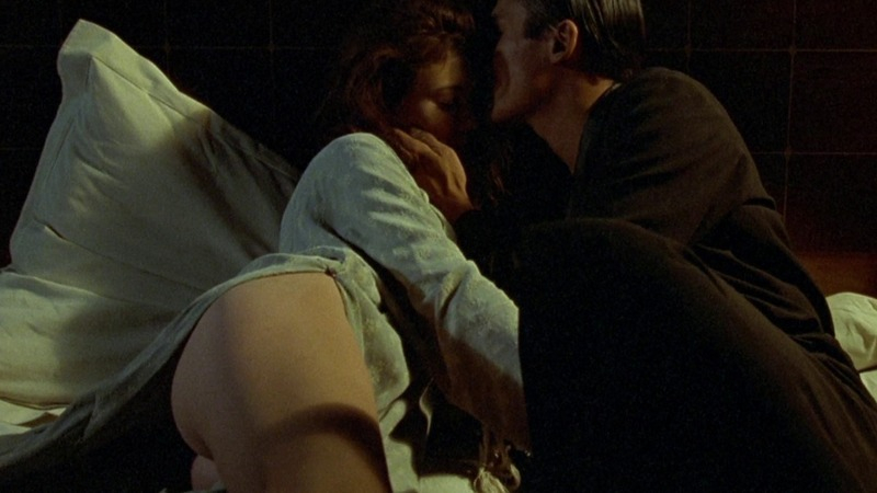 Jane March Naked in The Lover. Butt, Asian, bed. 781027