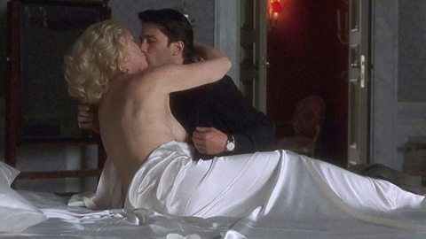 Helen Mirren Naked as Karen Stone. Breasts, blonde, in bed. 982137