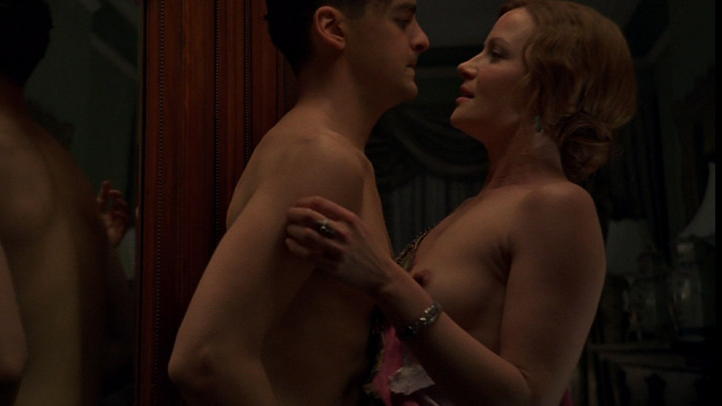 Gretchen Mol Naked as Gillian Darmody. Breasts, against mirror, brunette. 702297
