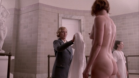 Gretchen Mol Nude as Gillian Darmody. Breasts, Butt, back exposed, bathhouse. 771494