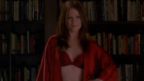 Julianne Moore in 30 Rock (2006-2011) Underwear Red Bra Red Robe 684531