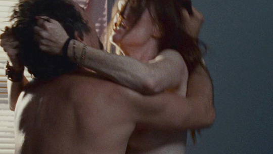 Julianne Moore Nude as Jules. Breasts, couple in bed, nude. 690710