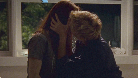 Julianne Moore in The Kids Are All Right (2010) Sexy Lesbian Blonde Kissing 690718