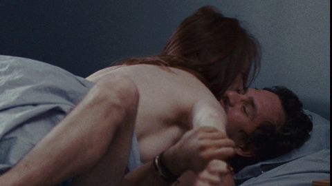 Julianne Moore in The Kids Are All Right (2010) Sexy Couple In Bed Redhead 690709