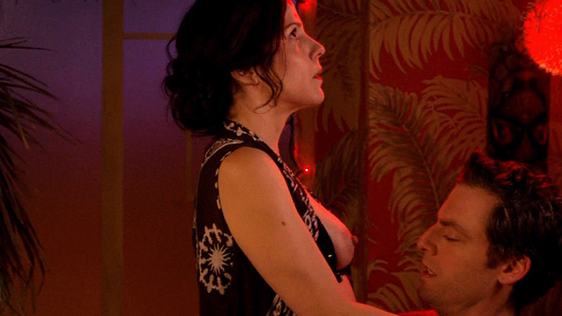 Nudes of Nancy Botwin from Weeds. Breasts, breasts pop out, brunette. 673632