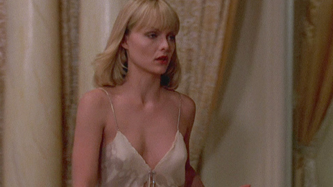 Michelle Pfeiffer in Scarface (1983) Sexy Blonde Cleavage 700233