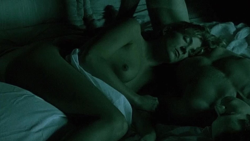 Natasha Richardson Naked in The Comfort of Strangers. Breasts, bed, couple. 731539