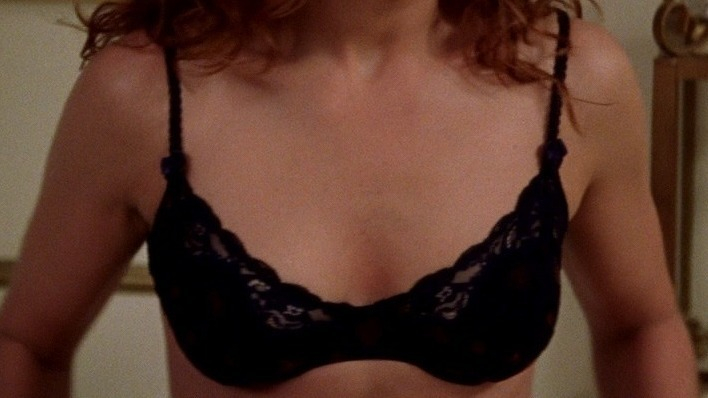 Sexiest Julia Roberts Scene in My Best Friend's Wedding. Underwear, SFW, black bra. 761863