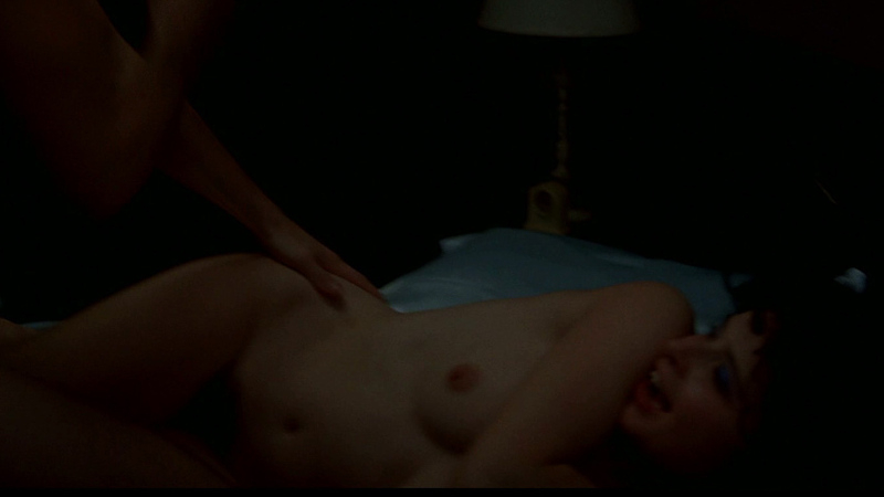 Isabella Rossellini Naked in Blue Velvet. Breasts, Bush, brunette, couple in bed. 702415