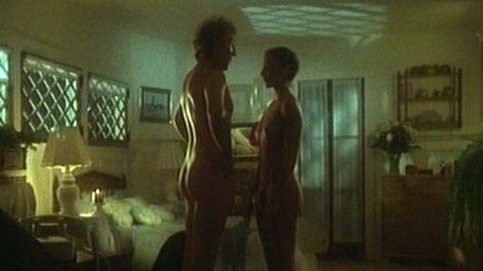Kathleen Quinlan Nude in Sunday Lovers. Breasts, Bush, brunette, couple. 550702