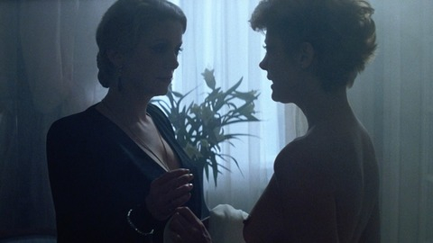 Susan Sarandon in The Hunger (1983) Breasts Breasts Cleavage 772243