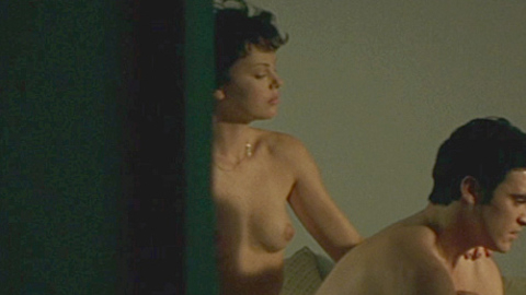 Charlize Theron in The Yards (2000) Breasts Breasts Brunette 697600