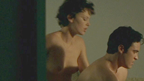 Charlize Theron in The Yards (2000) Breasts Breasts Brunette 697604