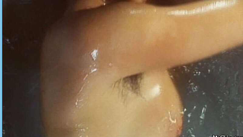 Emma Thompson Nude in The Winter Guest. Breasts, hairy armpit, in water. 577174
