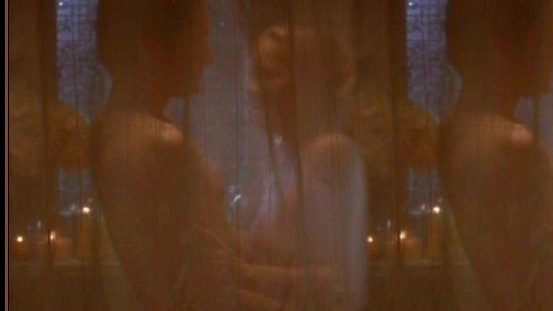 Alicia Silverstone Naked as Kate Fox. Breasts, behind sheet, blonde. 660123