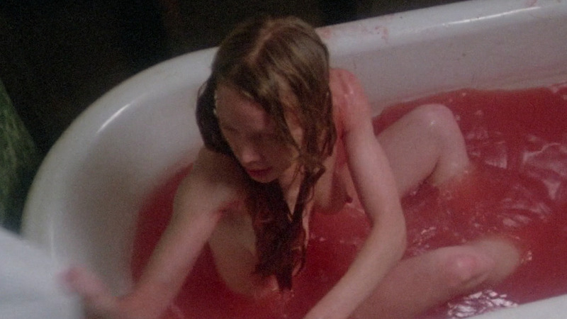 Sissy Spacek Naked in Carrie. Breasts, bathtub, blood. 799045