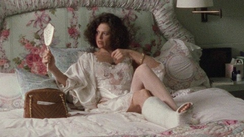 Sigourney Weaver in Working Girl (1988) Sexy Underwear Broken Leg Brunette 755619