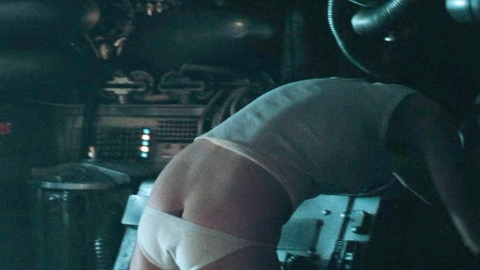 Sigourney Weaver Naked as Lt. Ellen Ripley. Butt, Sexy, Underwear, A-list, bending over. 998439
