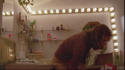 JoBeth Williams in Poltergeist (1982) Underwear Brunette Sfw 686999