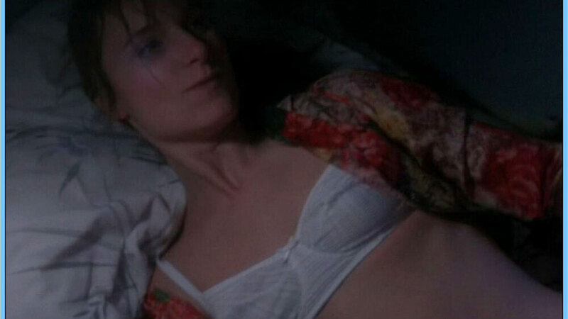 Career Girls's Sexiest Scenes with Katrin Cartlidge. Underwear, SFW, cleavage. 557394