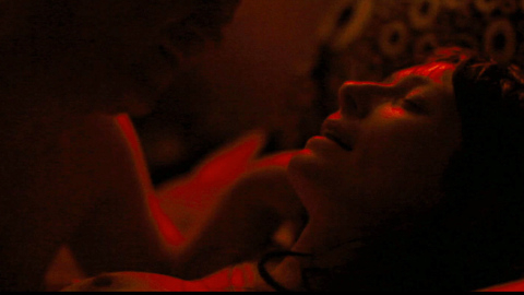 Tilda Swinton Nude in We Need to Talk About Kevin. Breasts, brunette, couple. 711364