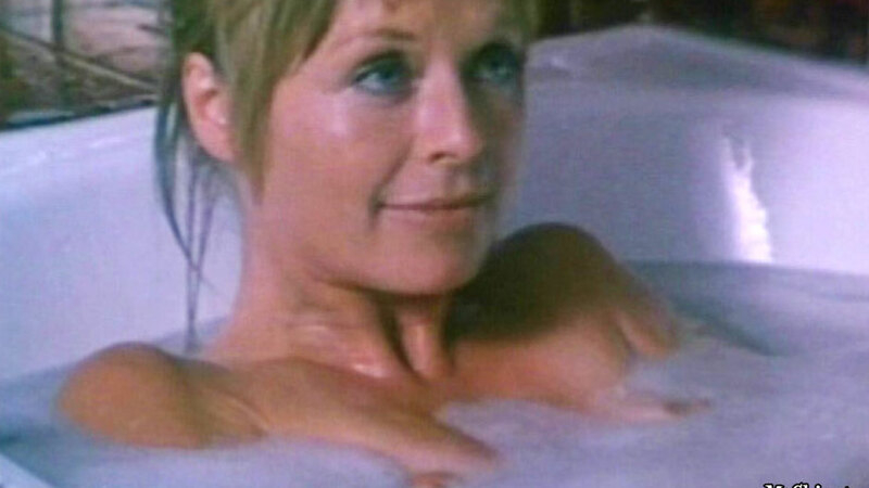 Susannah York Nude as Sister Benecia. Breasts, bathtub, blonde. 629312