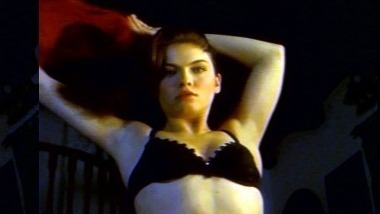 Devil in the Flesh 2's Sexiest Scenes with Jodi Lyn O'Keefe. Sexy, back exposed, black bra. 563982