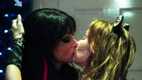 Shannon Elizabeth in Night of the Demons (2009) Sexy Lesbian Black Hair Black Top 715293