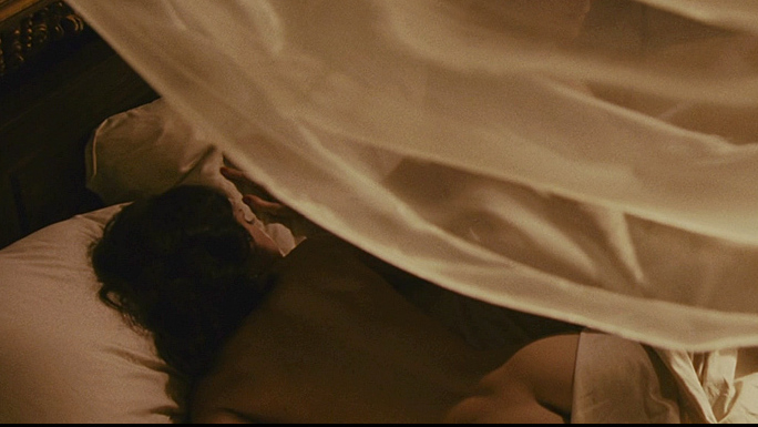 Madeleine Linscott from The Black Dahlia Naked. Butt, back exposed, brunette. 689225