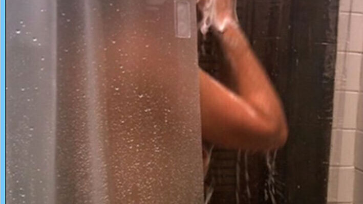 Jenny McShane Naked as Dr. Ashley Carter. Breasts, behind shower curtain, nude. 649329
