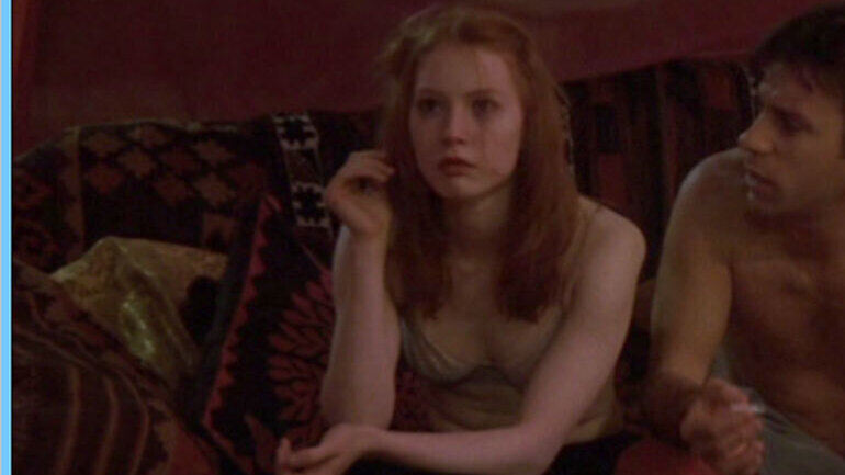 Hottest Alicia Witt Scene in Playing Mona Lisa. Underwear, SFW, cleavage. 582284