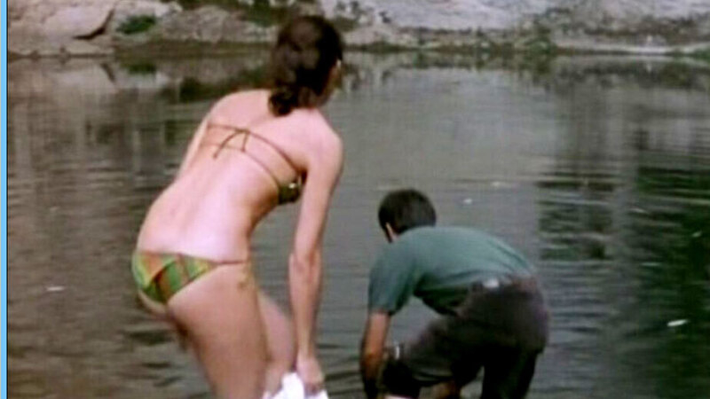 Sexiest Caroline Ducey Scene in Ballo a tre passi. Bikini, back exposed, brunette. 609253