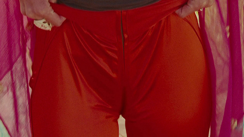 Kristin Davis in Sex and the City 2 (2010) Sexy Camel Toe Desert 690080