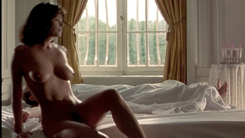 Polly Walker Nude in 8 ½ Women. Breasts, Bush, black hair, hard nipples. 818746