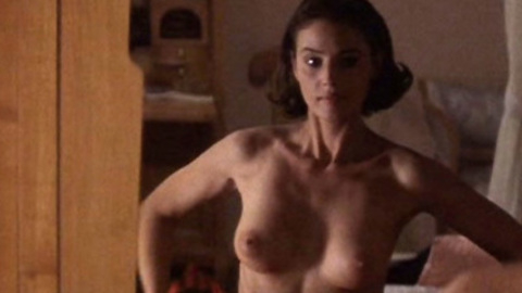 Monica Bellucci in L' ultimo capodanno (1998) Breasts Big Areolas Breasts 564815