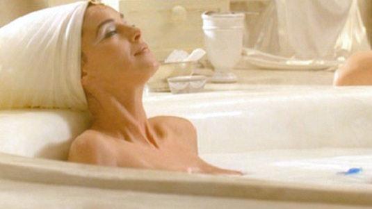 Monica Bellucci Naked as Cléopâtre. Breasts, in bath, left breast. 598533