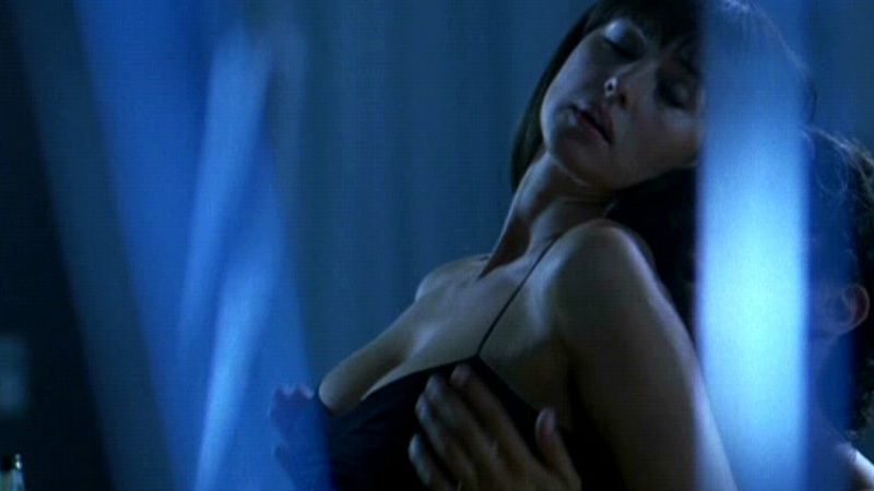 Hottest Monica Bellucci Scene in Manuale d'amore 2: Capitoli successivi. Sexy, big breasts, black top. 644588