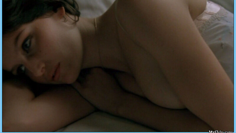 Laetitia Casta Naked in Rue des plaisirs. Breasts, black hair, cleavage. 642523