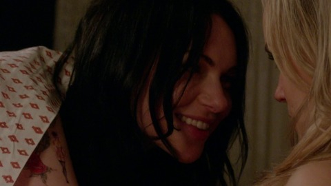 Laura Prepon in Orange Is the New Black (2013-2019) Sexy Lesbian Black Hair Blonde 740837