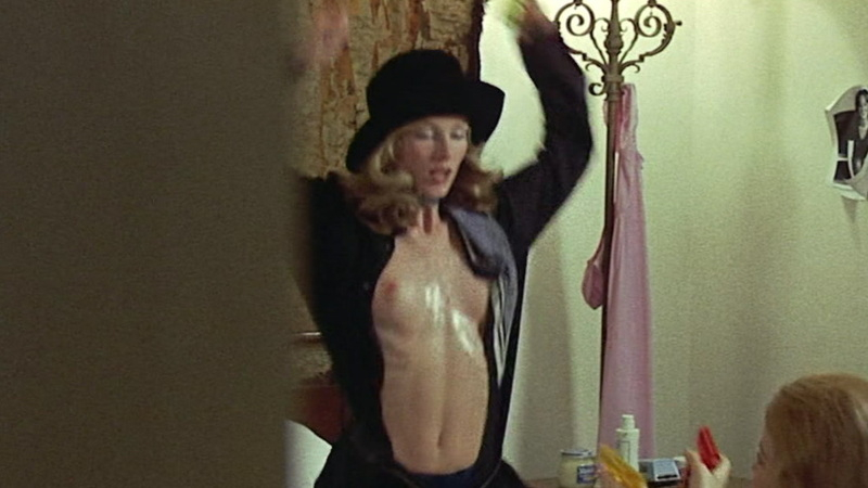 Julia Anne Robinson Nude as Jessica. Breasts, blonde, in bed. 535958