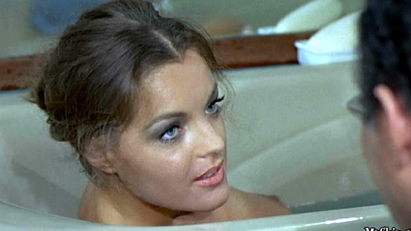 Romy Schneider Nude in Max et les ferrailleurs. Breasts, bathtub, brunette. 569908