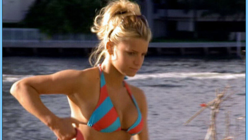 Newlyweds: Nick and Jessica's Sexiest Scenes with Jessica Simpson. Bikini, SFW, blonde. 655008