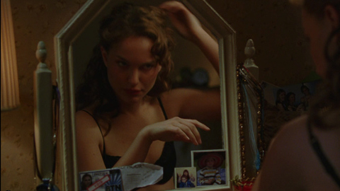 Natalie Portman in V for Vendetta (2006) Underwear Black Bra Brunette 688837